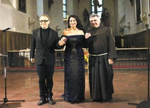 Artyści z o. Juniperem Ostrowskim OFM.