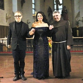 Artyści z o. Juniperem Ostrowskim OFM.