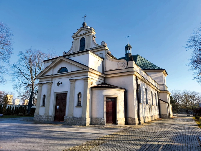Sto lat temu kaplicę rozbudował ks. Michał Sopoćko. Od tej pory służy mieszkańcom Marymontu.