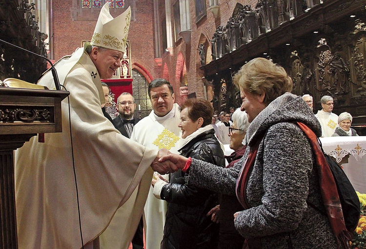 Abp Kupny docenił codzienną pracę wolontariuszy parafialnych zespołów.