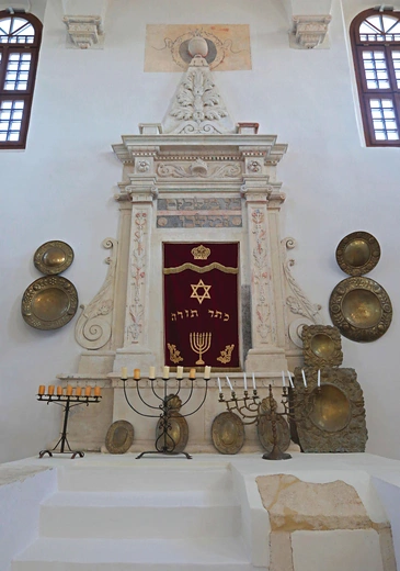 Świetnie zachowana synagoga to rzadkość na polskich ziemiach po tragedii  II wojny światowej 