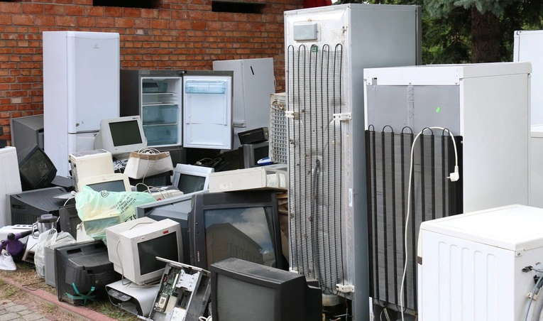 Zbliża się mobilna zbiórka tekstyliów, makulatury i elektroodpadów