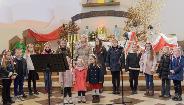 Koncert pieśni patriotycznych w Rusinowie