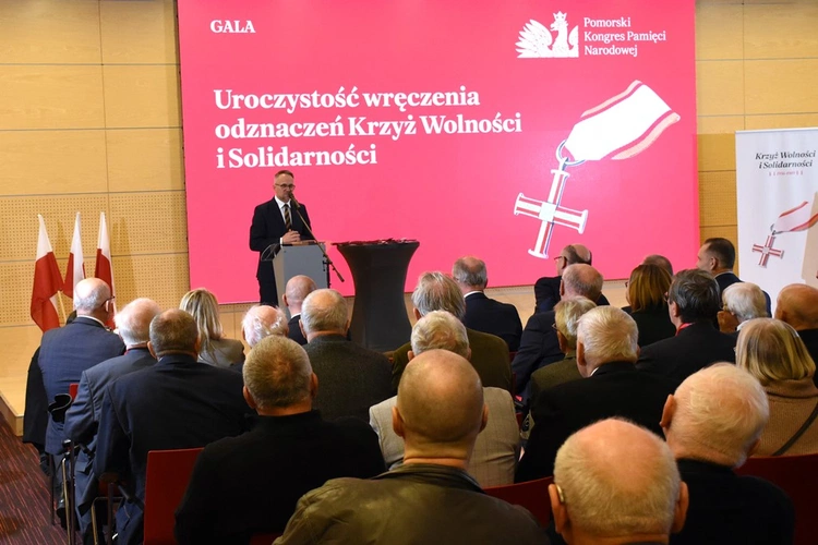 Krzyże Wolności i Solidarności