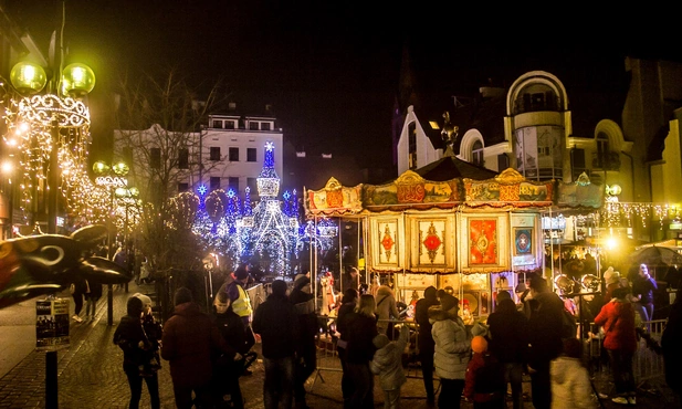 Polacy kochają jarmarki świąteczne