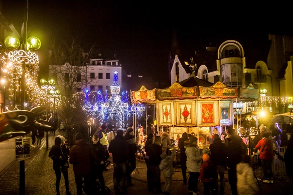 Polacy kochają jarmarki świąteczne