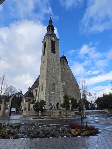 Sesja o ks. Łazarskim
