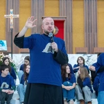 Domówka u Taty, czyli młodzi wokół Najświętszego Sakramentu