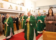 Centralnym punktem spotkania była Msza Święta, której przewodniczył bp Marek Solarczyk.