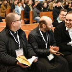 Trwa Modlitewny Wieczór Młodych
