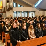 Trwa Modlitewny Wieczór Młodych