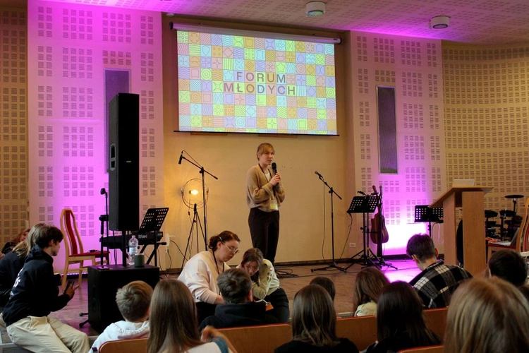 Forum Młodych - konferencje i spotkania