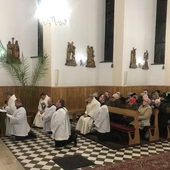 Ks. Stanisław Nowak odczytał prośby i podziękowania.