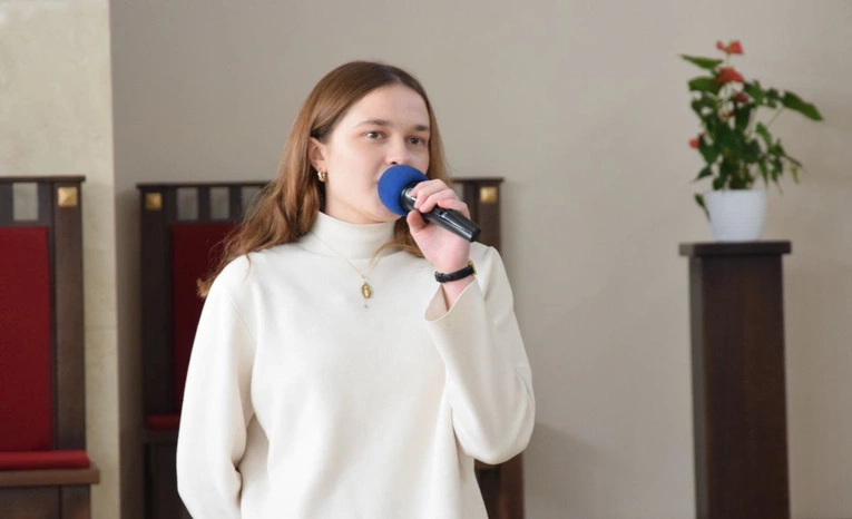 Świadectwo życia młodej wokalistki AnMari