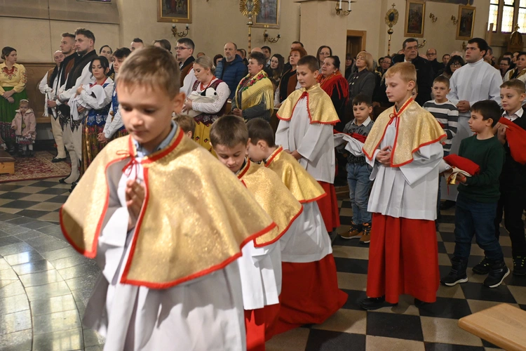 Nowi ministranci (i nie tylko) w Miętustwie 