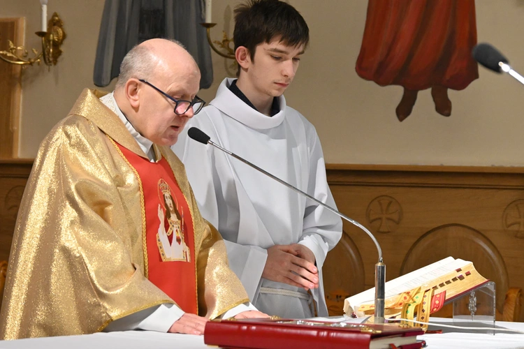 Nowi ministranci (i nie tylko) w Miętustwie 