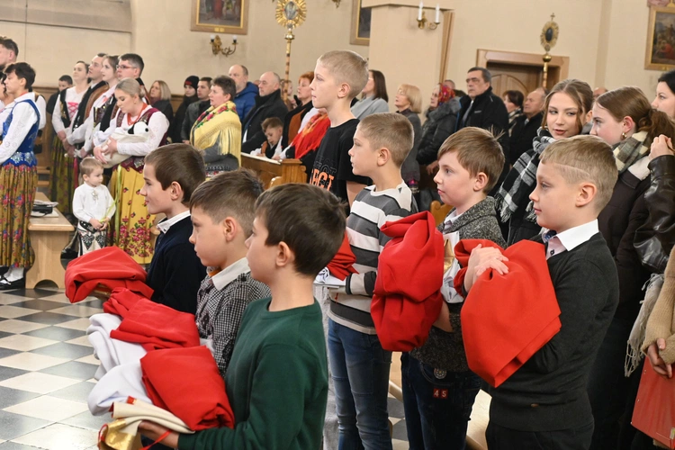 Nowi ministranci (i nie tylko) w Miętustwie 