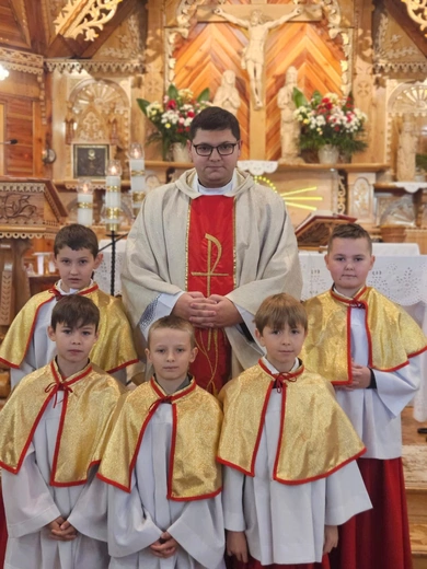 Nowi ministranci (i nie tylko) w Miętustwie 