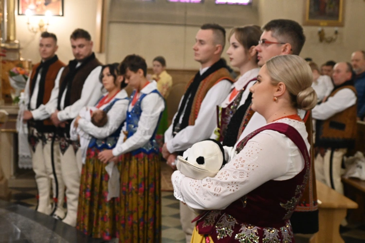 Nowi ministranci (i nie tylko) w Miętustwie 
