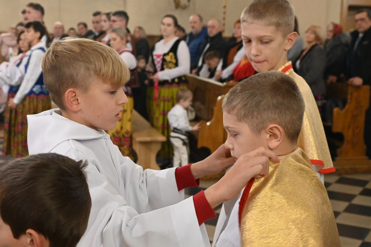Nowi ministranci (i nie tylko) w Miętustwie 