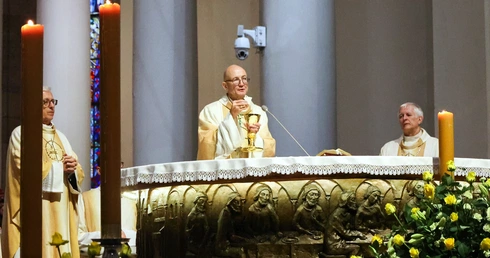 - Czy Chrystus jest we mnie przed wszystkim? A jeśli nie, to kto, lub co pozbawia Go pierwszeństwa we mnie? - pytał zgromadzonych abp Galbas.