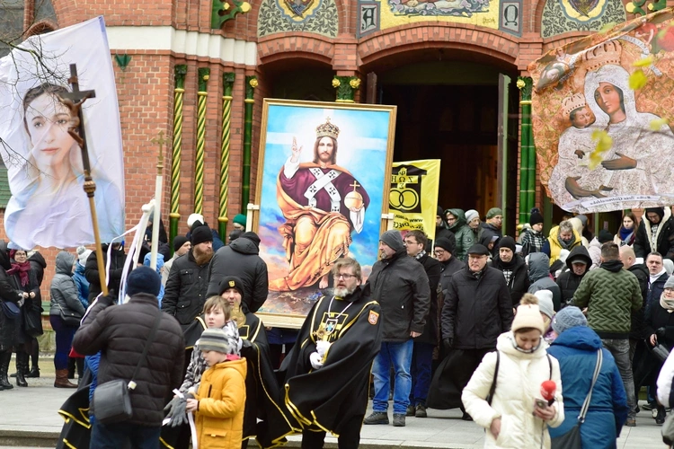 Olsztyn. Procesja Chrystusa Króla