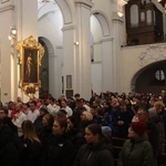 Bazylika pełna młodych