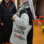 Bazylika pełna młodych