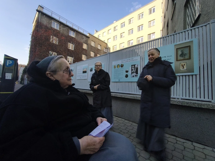 Mieszkańcy Szarego Domu