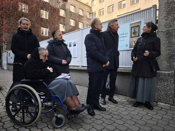 Mieszkańcy Szarego Domu
