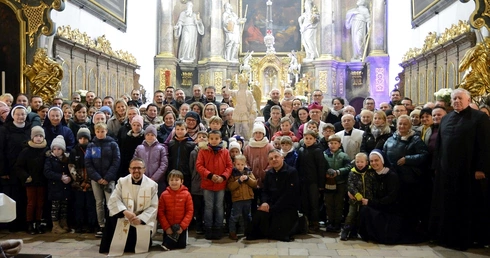 Powitanie i poświęcenie figury św. Michała Archanioła w Jemielnicy