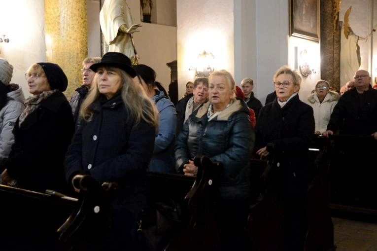 Powitanie i poświęcenie figury św. Michała Archanioła w Jemielnicy