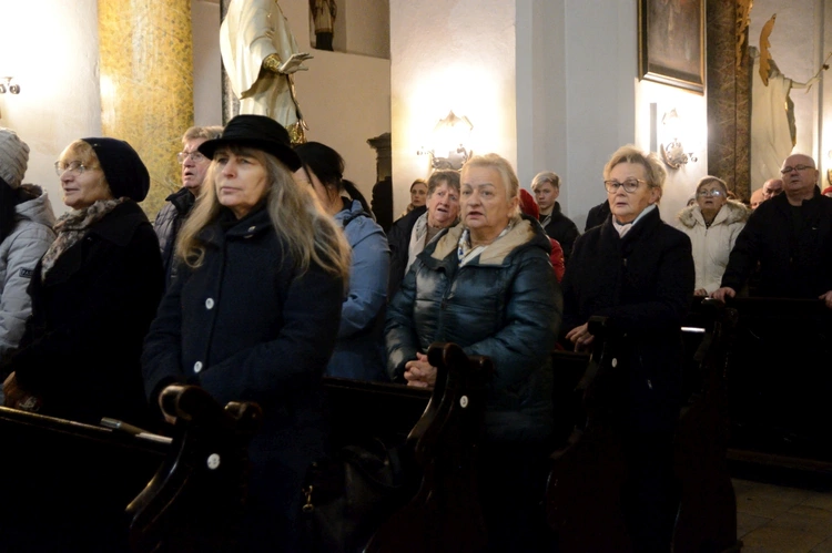 Powitanie i poświęcenie figury św. Michała Archanioła w Jemielnicy