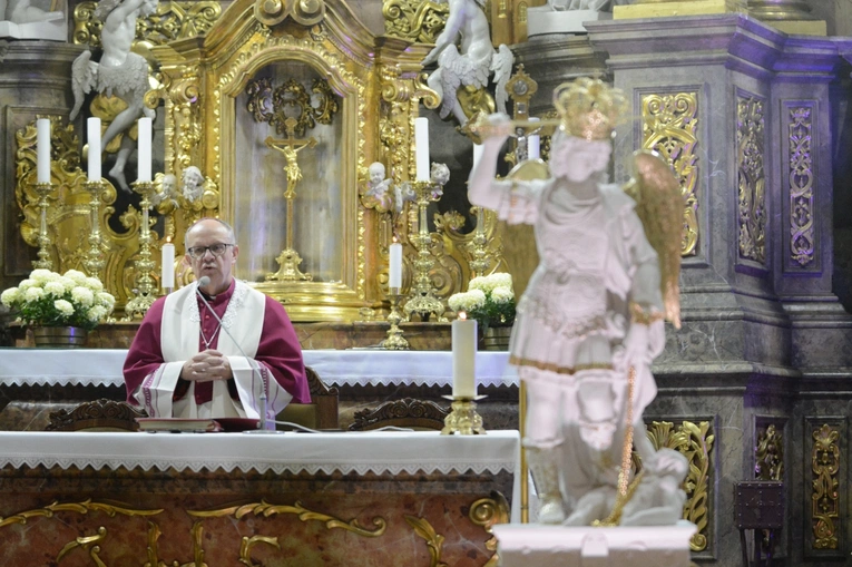 Powitanie i poświęcenie figury św. Michała Archanioła w Jemielnicy