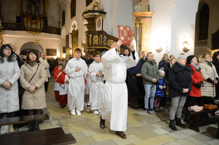 Powitanie i poświęcenie figury św. Michała Archanioła w Jemielnicy