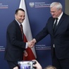 Sikorski: Ukraina potwierdza, że nie ma przeszkód do prowadzenia ekshumacji na jej terytorium