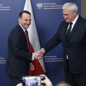 Sikorski: Ukraina potwierdza, że nie ma przeszkód do prowadzenia ekshumacji na jej terytorium