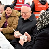 Przy wspólnym stole zasiadł abp Stanisław Budzik.