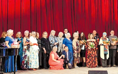 Impreza od lat przyciąga muzyków amatorów,  którzy często nie konkurują, a nawiązują  znajomości i przyjaźnie na lata.