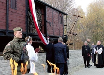 Odsłonięcie pomnika w Bytomiu-Miechowicach,  listopad 2015 roku.
