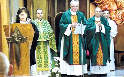 Wierni i księża modlili się za wszystkich chrześcijan, którzy już odeszli do domu Ojca.