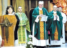 Wierni i księża modlili się za wszystkich chrześcijan, którzy już odeszli do domu Ojca.