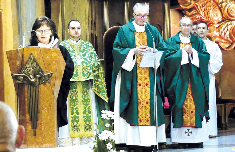 Wierni i księża modlili się za wszystkich chrześcijan, którzy już odeszli do domu Ojca.