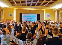 – Są młodzi ludzie w Kościele, którzy chcą działać. Takie młodzieżowe wydarzenia dają duchową moc do trwania w wierze i dzielenia się jej doświadczeniem z innymi – powiedziała Marta Napiórkowska, jedna z uczestniczek.