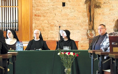 – Życie jest pasjonujące, gdy poświęca się je dla Boga i Kościoła – mówili uczestnicy spotkania w Opactwie Pobenedyktyńskim.