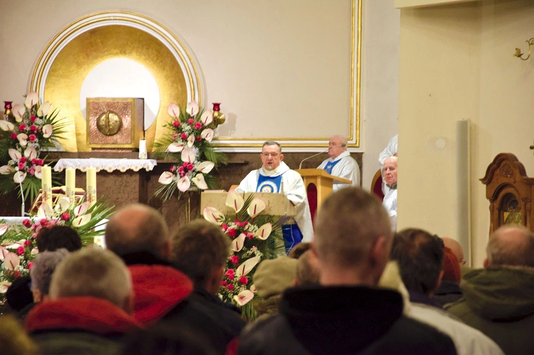 Podczas Eucharystii.