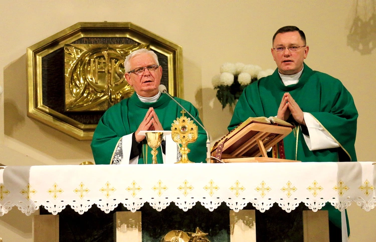 Mszę św. celebrowali ks. Marek Janas i ks. Karol Piłat.