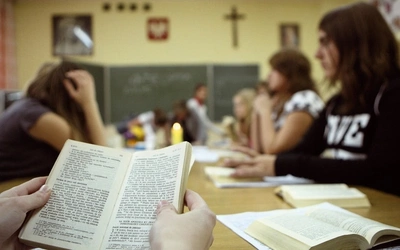TK: rozporządzenie MEN ws. organizowania lekcji religii w szkole - niezgodne z Konstytucją RP