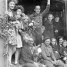 „Tata uwierzył w obietnice agitatorów. Rzeczywistość była inna”. Historie powojennych powrotów