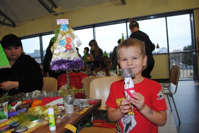 Świąteczne warsztaty to zabawa dla całej rodziny.